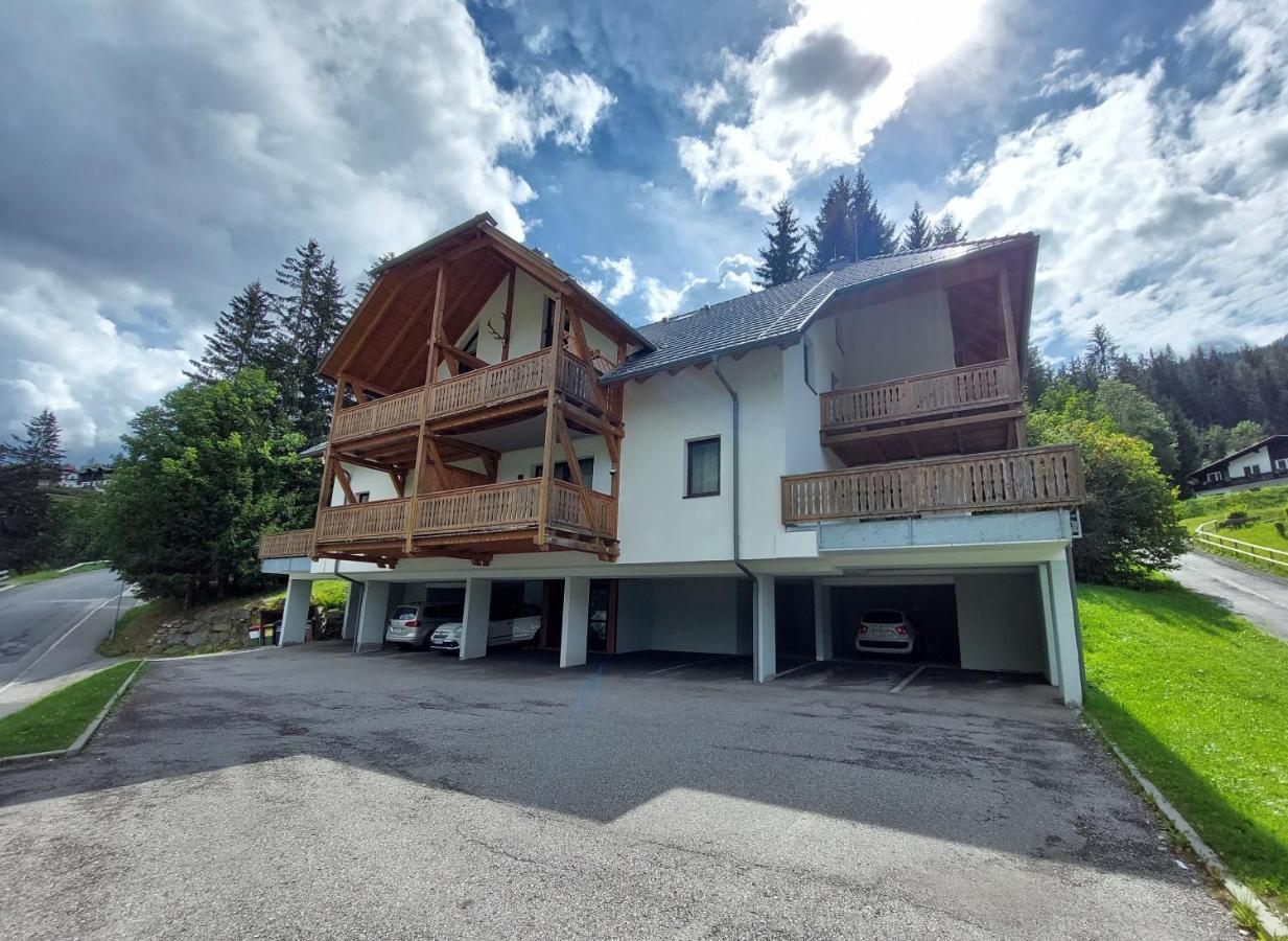 Alpenflair - Charming Ski-To-Door Apartment Bad Kleinkirchheim Luaran gambar